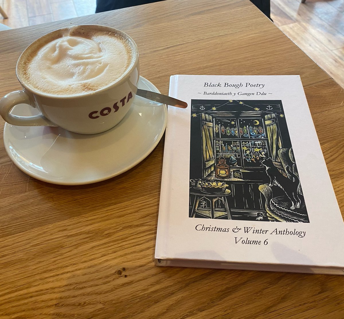 blackboughpoems's tweet image. @marcellenewbold performing at our Christmas-winter anthology launch. 

blackboughpoetry.com/news

#poetry #spokenword #poetic