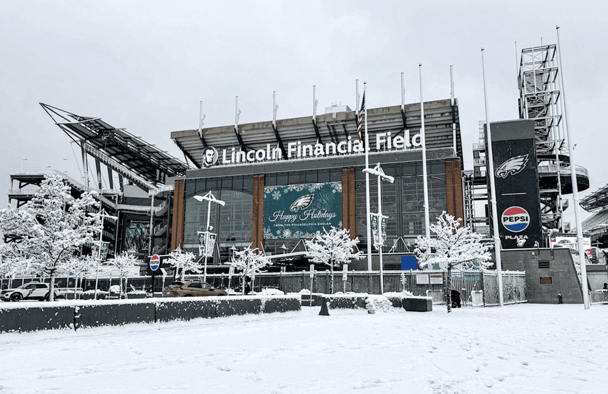 _TheEagleTimes's tweet image. The Eagles vs Raiders game today was the second quickest game in NFL history 🤯