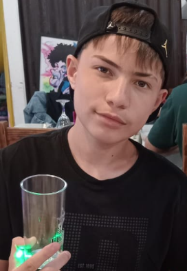 desaparecidaorg's tweet photo. Genaro tiene 14 años, desapareció el 12/12/25 enla ciudad de Buenos Aires, zona San Cristóbal. Anda en bicicleta y viste un equipo deportivo de River, rojo y negro. Por fvaro compartir y avisar #Urgente a la policía local, o al ☎️ 911

#SanCristobal #BuenosAires #CABA https://t.co/EbxEi654d1