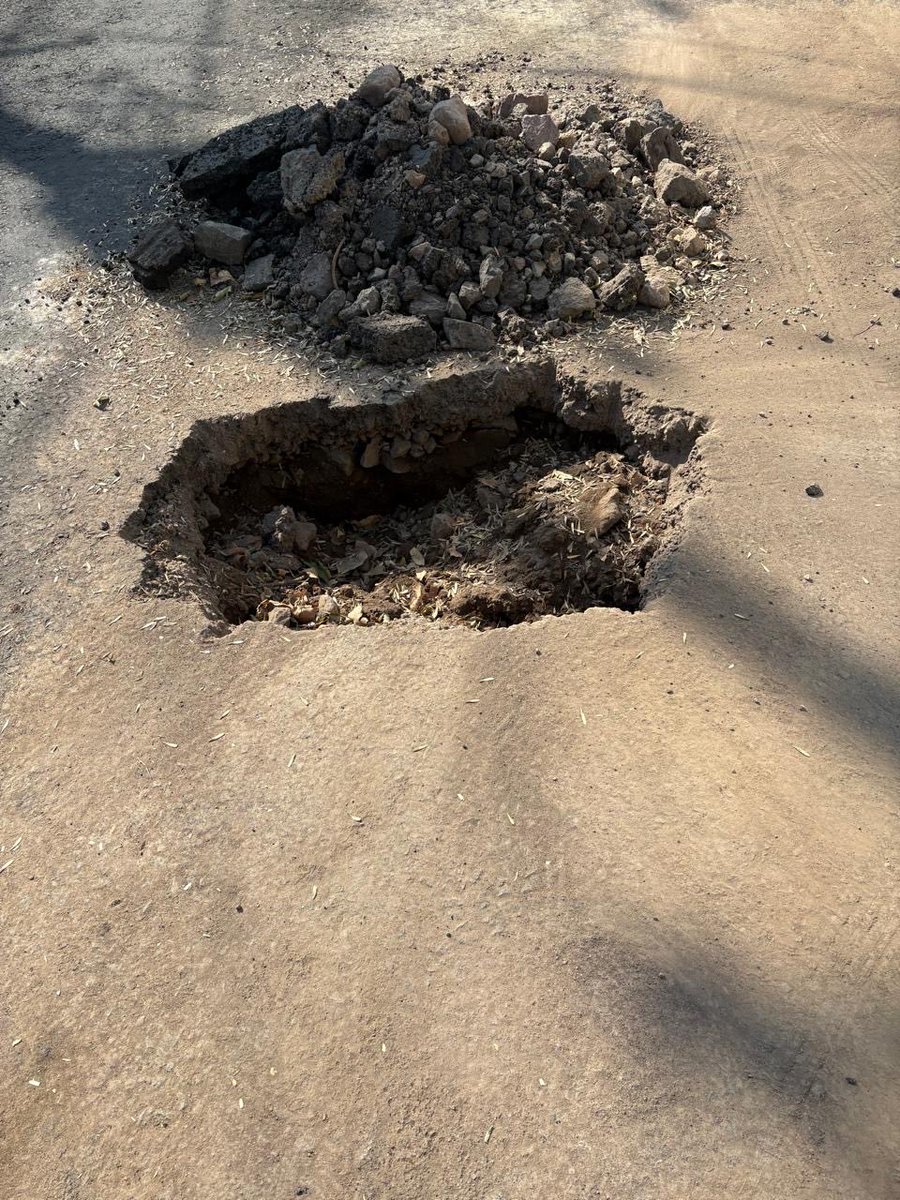 kryespitia's tweet photo. @AzcapotzalcoMx @SOBSECDMX @Azcapo_Denuncia @VecinosAzc @azcapotz

Agradecería atiendan la solicitud para reparar la calle de Texcoco , col. Clavería , entre Salónica y Heliópolis, donde fue atendida una fuga de agua . Ha quedado expuesto, ocasionando accidentes vehiculares. https://t.co/MeVUQaTwiO