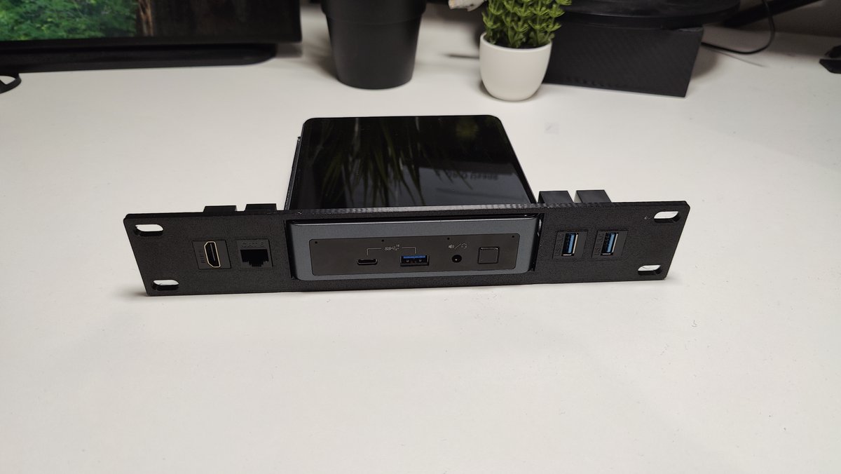 smarthomecircle's tweet image. Finally adding my NUC to the rack. 

Made this 10 inch rack mount for it. 

printables.com/model/1516066-…

#server #rack #mount #nuc