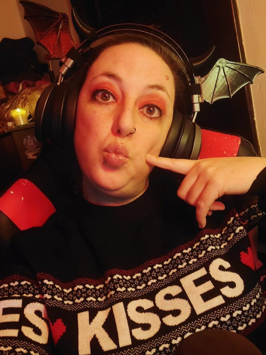 NEW GAME WHO DIS?!
I'm returning with Moonlighter 2!
Live on ✝️witch!