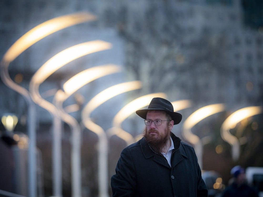 'We don’t cave to terror': Ottawa expands public Hanukkah event after Australia shooting ottawacitizen.com/news/ottawa-je…
