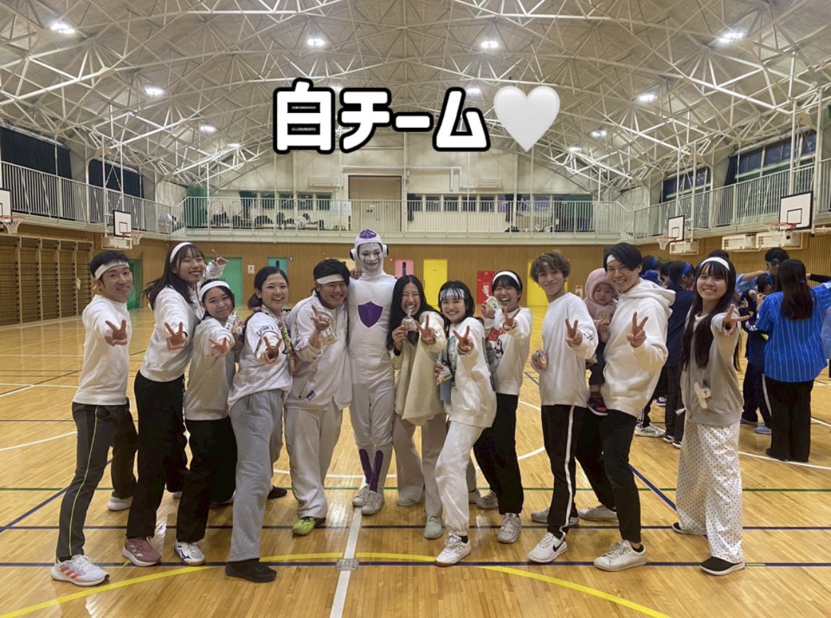 wakakeyaki's tweet photo. ＼若欅運動会開催しました！！🏋️‍♀️🔥／

若欅の恒例行事、運動会！！
今年も白熱した戦いを繰り広げました😌

一年に何回かレクイベントを行っていて、
お祭りだけでなくイベントでさらに仲を深めています🕺⭐️

ちなみに、、
今年の優勝は【赤チーム】でした！❤️

後日動画もアップ予定です🎥✨

#若欅 https://t.co/qyfhenIiph
