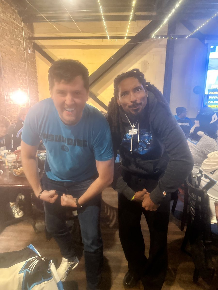 IsaacBHerrin's tweet photo. Grew up watching this dude. Thanks for having us watch Carolina beat the Aints! @TreBos10 #keeppounding #thieveryisalive https://t.co/YkOiUL0wQS