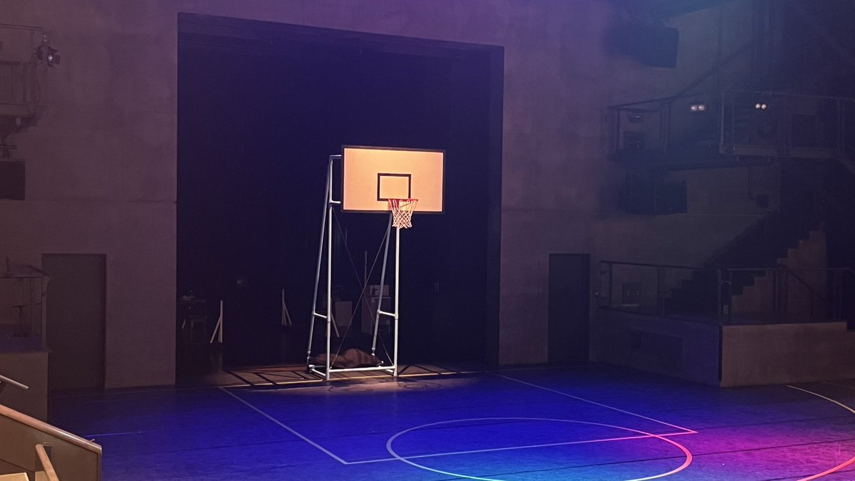 arihiro006's tweet image. #あの冬

前回より演劇とバスケが掛け合って
見事に乗算されたLIVEエンタメに昇華していた
常に最新が1番良い作品である事を証明したUzume主宰の洸希くんさすが。

泣けるし
手に汗握るし
それを体現するキャストさん凄いし…