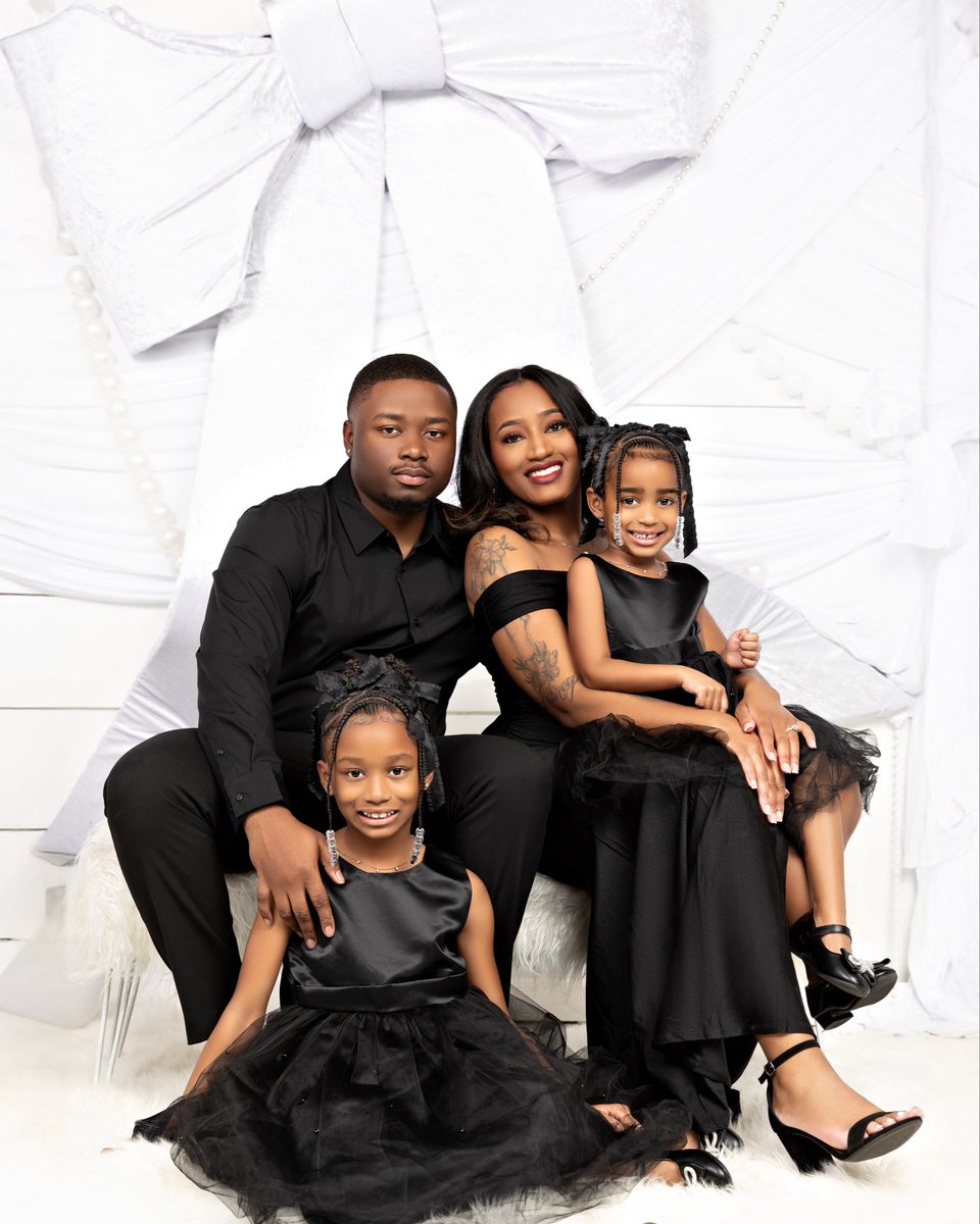 Merry Christmas from the Harper’s 🖤
