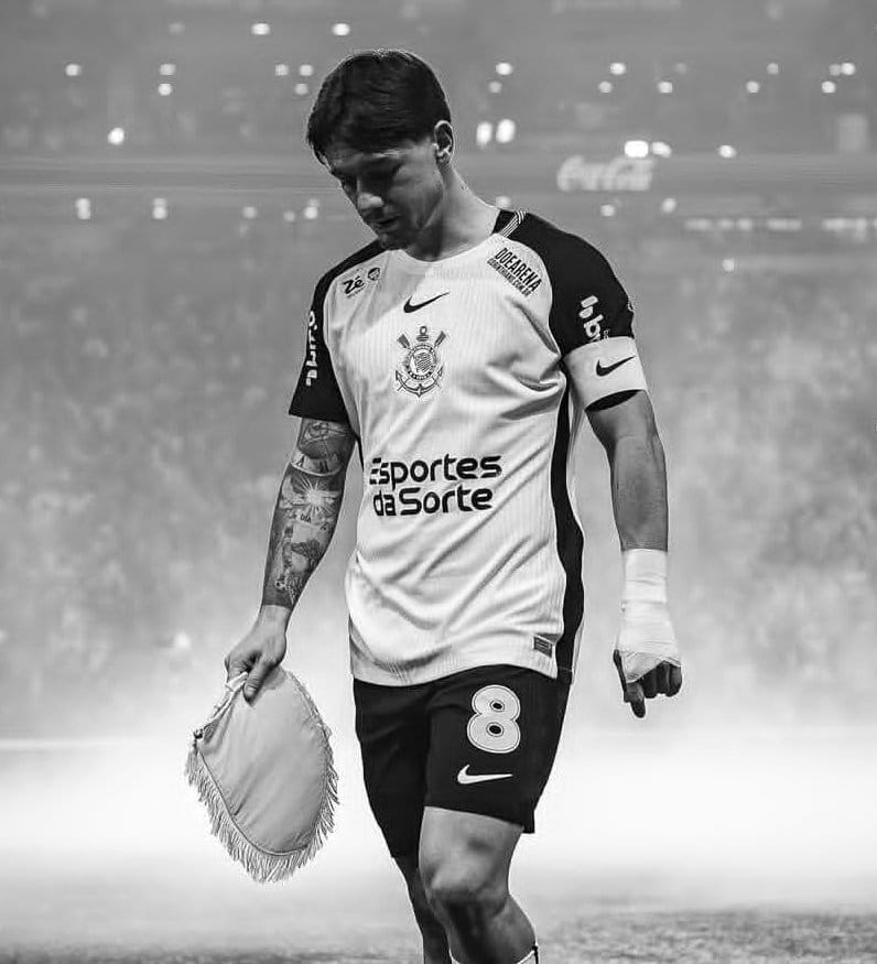 NJanfren's tweet image. Numa das piores crises no Corinthians do século, ele disse que TUDO DARIA CERTO.

Recusou o River Plate, seu time do coração, e o Zenit, para ficar aqui.

Viveu um ano traumático e difícil, mas trabalhou calado e hoje é finalista da Copa do Brasil. 

EU TE AMO, RODRIGO GARRO!