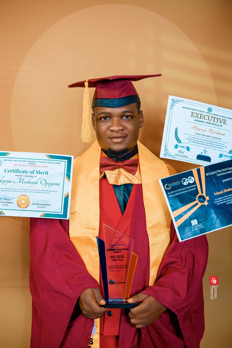 Moreshould_'s tweet image. 🎓 Officially a TECH-U graduate!

Beyond academics, I served in multiple leadership roles including:
🔹 Pioneer President, Federation of Ibadan Students Union (FIBSU), TECH-U Chapter
🔹 Social Director, Students Representative Council (SRC) — 2022/2023 &amp;amp; 2024/2025 sessions