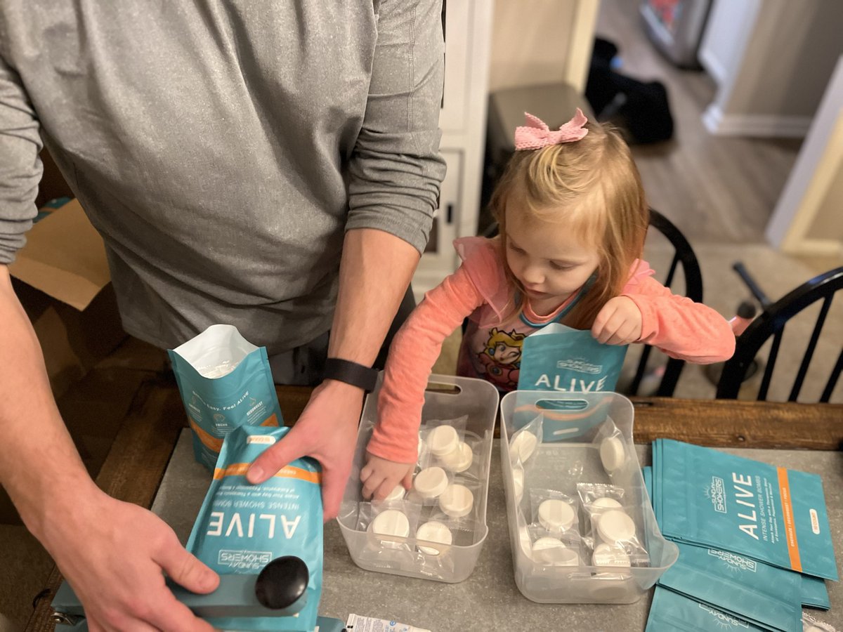 Pulls out chair and stands up on it

“Dada can I help more!?!”

“Of course love!”

Thought she was over it after how many we did together this weekend

But excitedly back for more

Each part of the pack-out bringing more joy than you could believe

“When I older I do this too!!”