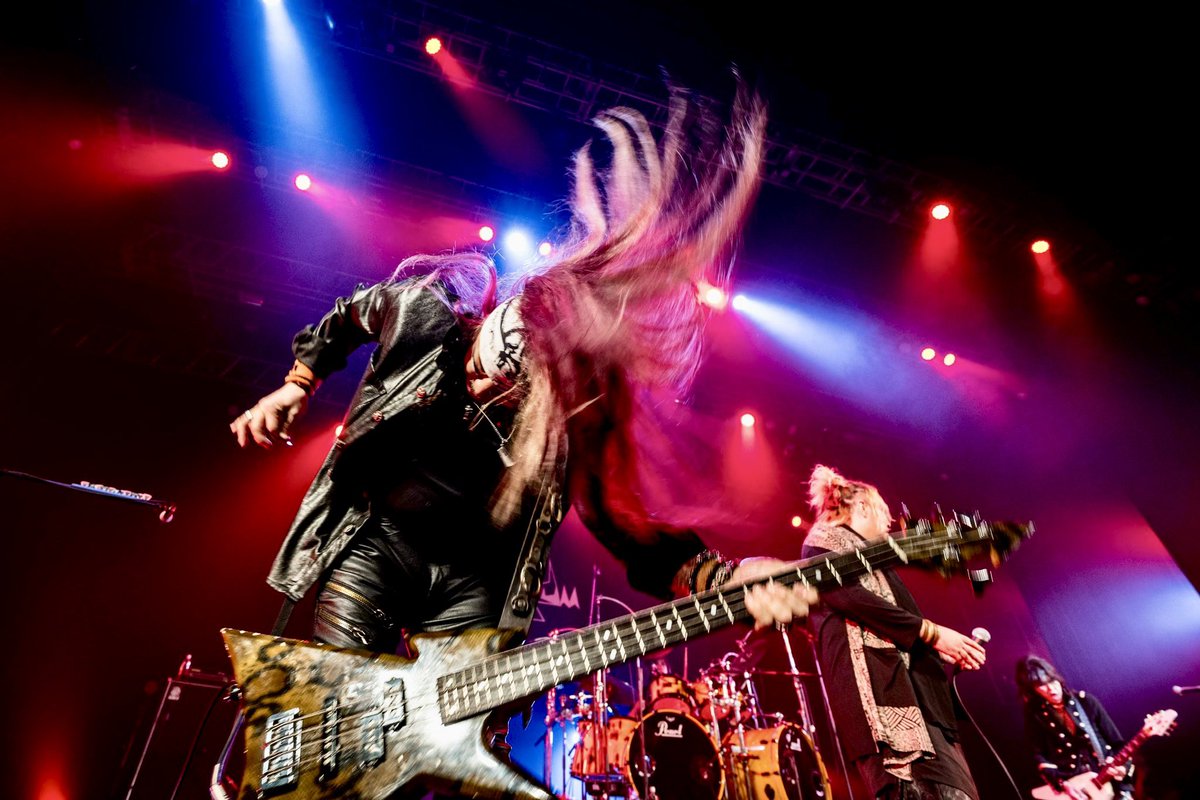 おはよう！
寝てる間に写真来てた🥰

今日は12/15
もう12月も半分
さ、ラストスパートだな
焦らず、でも笑顔でガッツリ生きまくりやがりやがりましょう🤗
本日も夜露詩紅ψ(｀∇´)ψ

しかし…
EXシアター
良い小屋だったなぁ✨

Photo by <a href="/tsuchida_photo/">tsuchida_photo</a>