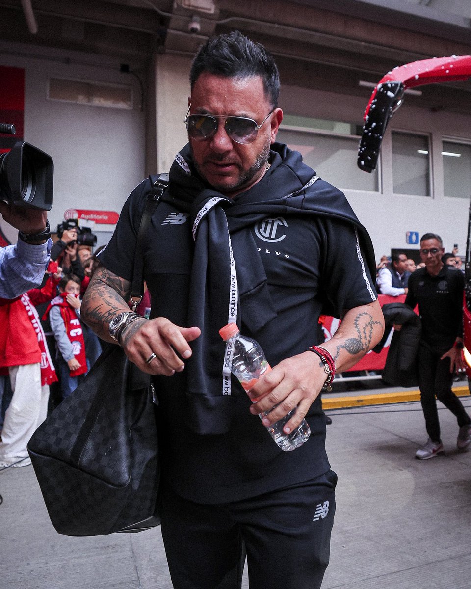 TolucaFC's tweet photo. Una Final más contigo ❤️‍🔥 @MBenzBusesMx https://t.co/TsnYHpnhMB