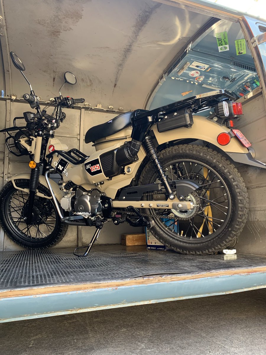 LIMEGARAGE's tweet image. #愛車の好きな部分を貼ってね
積載力❤️
バイクやキャンプ🪚満載で遊びに行ける😊
現在故障中だけど😭
#vwbus #motocompo