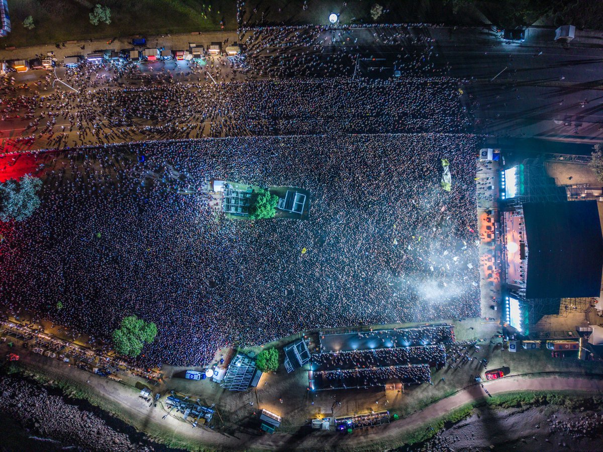 🐽🇺🇾
Muchísimas gracias de corazón!!

La historia sigue y la fiesta también!
🙌🙌🙌🙌
Festejar para sobrevivir!!!

🗓 13/12 / URU / MVD /  Rambla de Punta Carretas

🤘🤘🤘
#lavelapuerca #lavelapuerca30 #lvp30