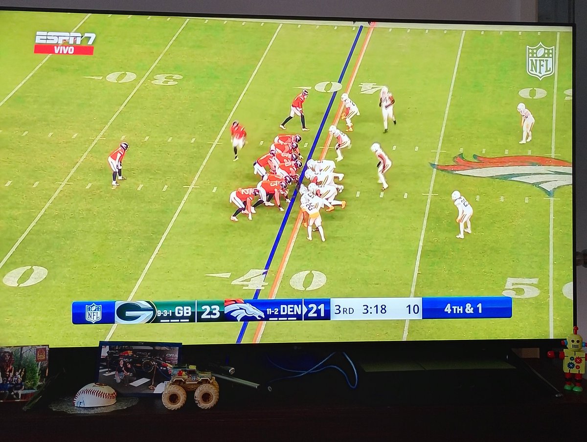 Recordando que a los 14 años comencé a ver y comprender este juego con estos mismo dos equipos en ese tiempo Broncos vs Green Bay 🏈👍🏽