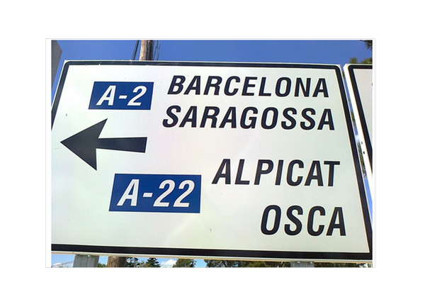 El gobierno catalán exige usar "Lleida" y "Girona" por ser sus "nombres oficiales". Como "Saragossa" y "Osca", no?