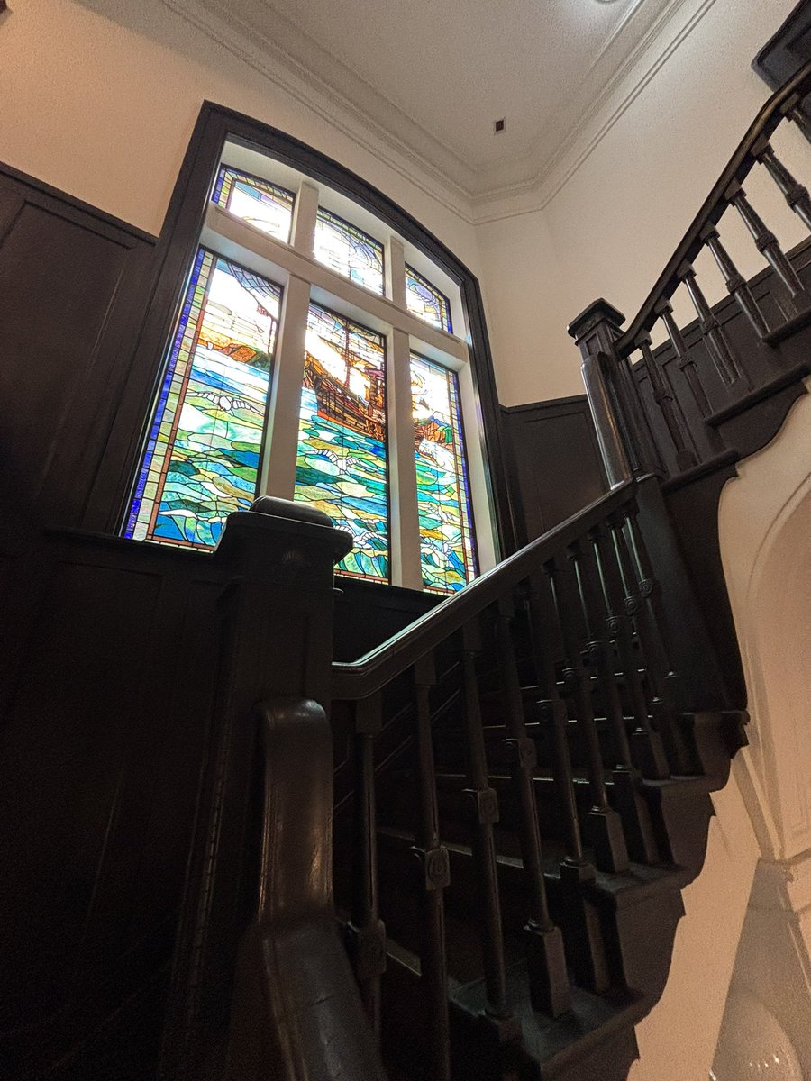 先日横浜に行き見たかったステンドグラスを拝めました🙏