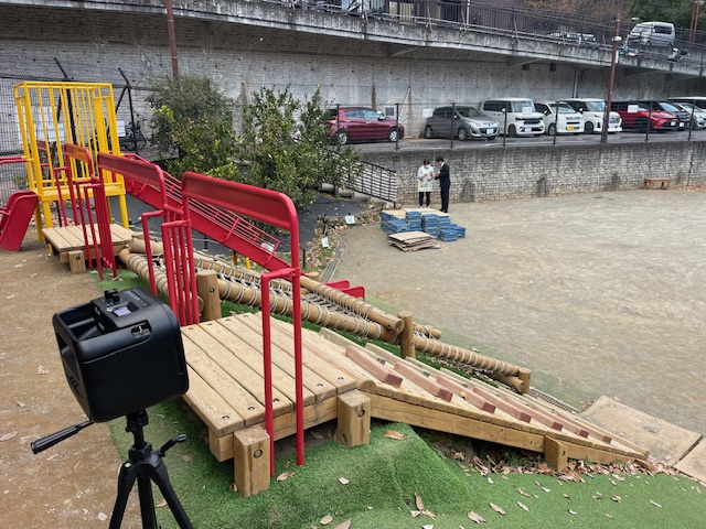 AVer_Japan's tweet photo. ポータブルマイク・スピーカー「AmpliWaveGo」のデモをわらべ里山保育園様で実施させてさせていただきました👏
AVerでは実際の利用シーンで製品デモを行い、製品の性能や最適な使用方法などをお客様にご確認いただいております！

AmpliWaveGoのデモをご希望の方はこちら！️
https://t.co/0pSkP673x6 https://t.co/J4odFNphlI