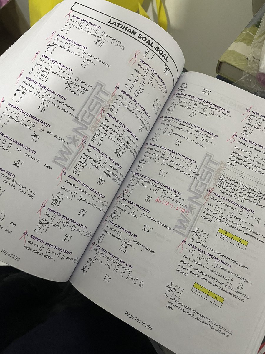 peanudnad's tweet photo. udah ada beberapa soal yg aku isii, nanti aku kasih bbrpa pembahasan jugaa di selipan bukunyaa ^_^ https://t.co/uHvWsQAuSf