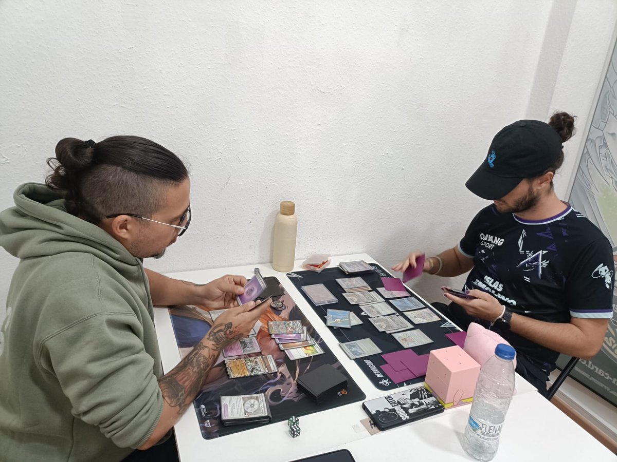 A las puertas del Back-to-back en este finde de doble Cup, donde consigo un 1° puesto con Gholdengo en el torneo de Cañon Cosmo Store y un 2° puesto con DawnZard en el de hoy (+90CP).

Carburando motores para Londres, tras un tiempo de desconexión.

Gracias a mis remolinos! ⚡🌪️