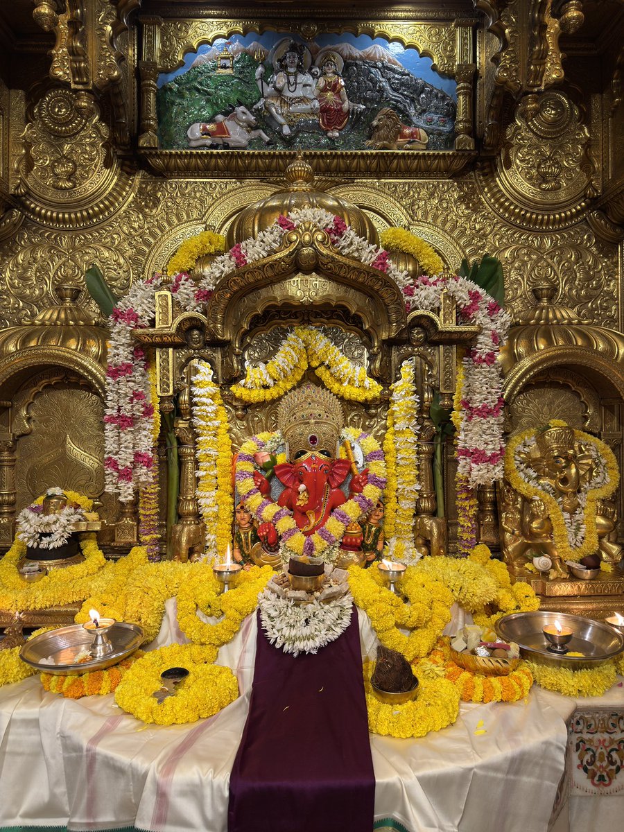 🙏गणपती  बाप्पा मोरया 🌺मंगलमूर्ती मोरया 🙏१५/१२/२०२५
🙏Ganapati Bappa Moraya 🌺 Mangalmurti Moraya  🙏15/12/2025 🙏