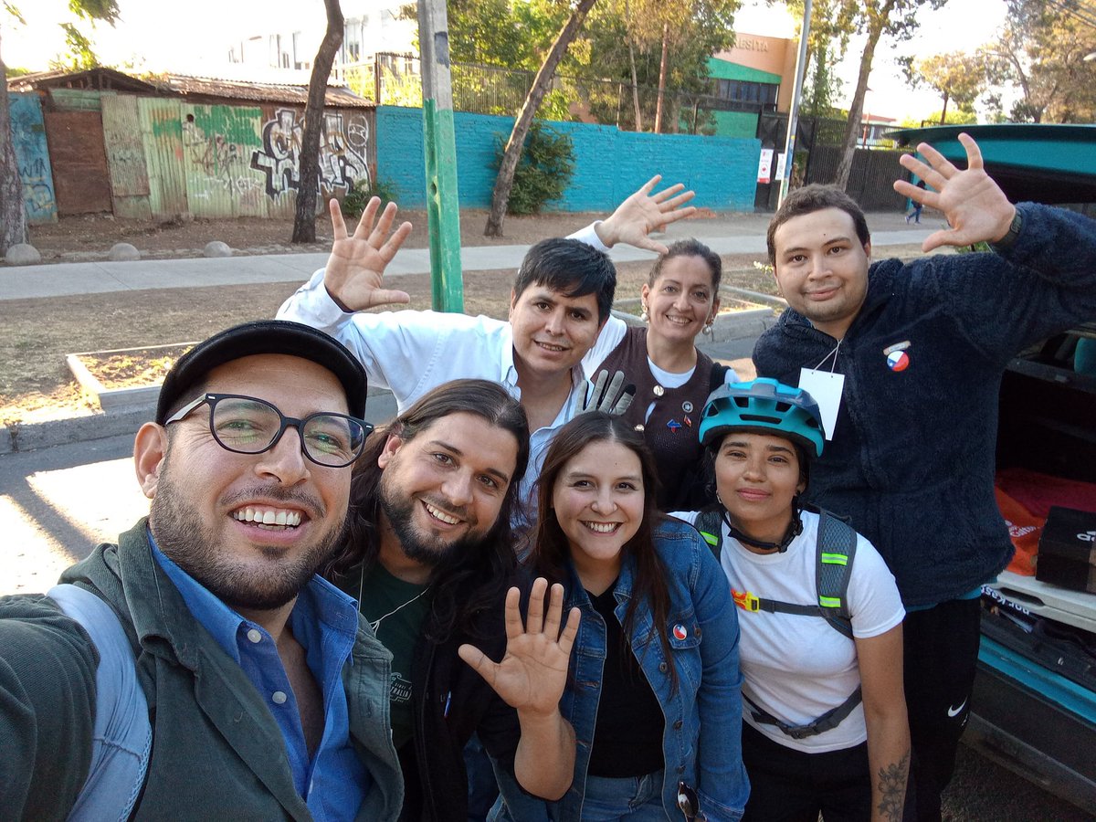 IVES_ALGO's tweet photo. Feliz de defender votos a josé Antonio Kast @joseantoniokast
  muchos años de lucha el fin de una era 
Comienzo de otra se viene #Chile #chilevotakast #eleccioneschile2025 #elecciones2025 paliza https://t.co/fAQw6rMPzX