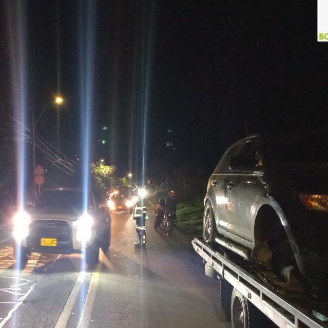 #Actualización | (07:00 pm) ✅ El vehículo varado en la calle 224 de la #AutoNorte, en sentido Chía - Bogotá, ha sido retirado. La congestión ha sido solucionada y el tráfico ha vuelto a la normalidad. Gracias por su paciencia. #Tráfico