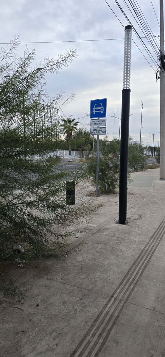 pillinvilla's tweet photo. @AeropuertoHMO @tonoastiazaran
@AlfonsoDurazo
A quien le corresponde la limpieza de este lugar a las afueras de aeropuerto de Hermosillo para el ascenso de los usuarios de vehículos de aplicación https://t.co/vKEHEkJ51i