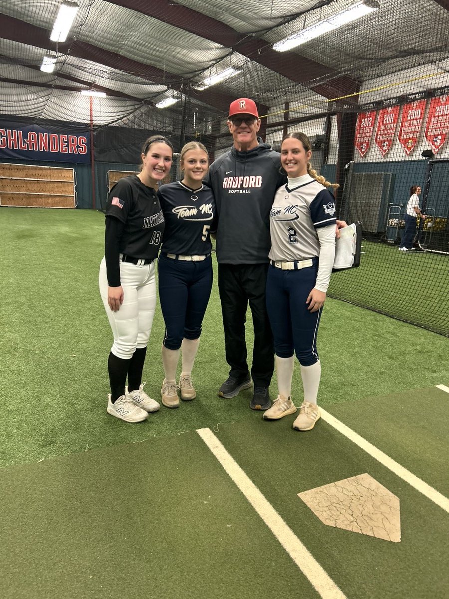 EllieSouthern27's tweet photo. Had an amazing day at @RadfordSoftball Really enjoyed meeting the coaches and the learning all the new drills! Cannot wait to be back! @teamnc_bmac always great to be with teammates too!! @CameronKFagan @addy_greene6 https://t.co/czc1OkbU97