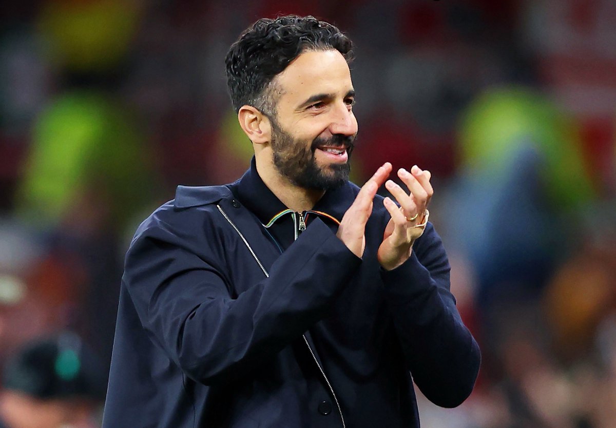 FabrizioRomano's tweet image. 🚨 Ruben Amorim on criticism from ex Man United stars for Mainoo benched:
“Not winning is the issue”.

“If I'm winning I can go to the games on a horse, arrive there, play with just two defenders, and everything will be fine…”.