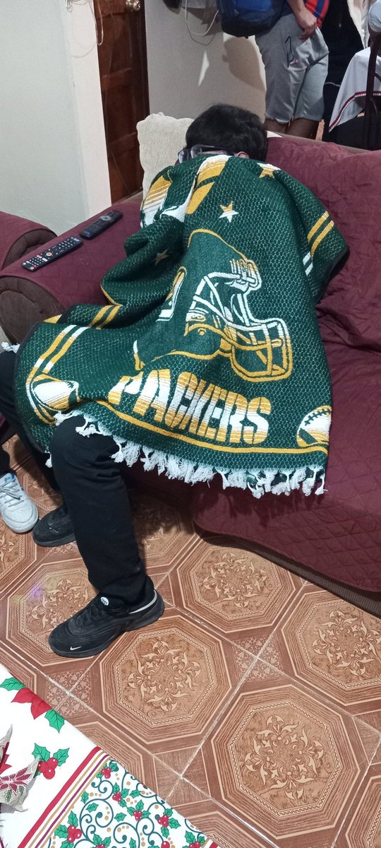 CoolMadafacaOff's tweet photo. @TUDNMEX #NFLEnTelevisa esperando esa victoria de #GreenBayPackers @packers https://t.co/OMPF2UMTaM