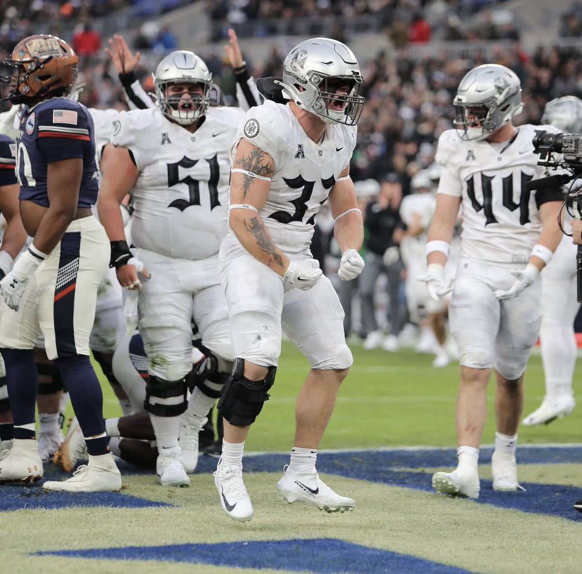 TheLastFullback's tweet image. The Great American B-back 🫡🇺🇸