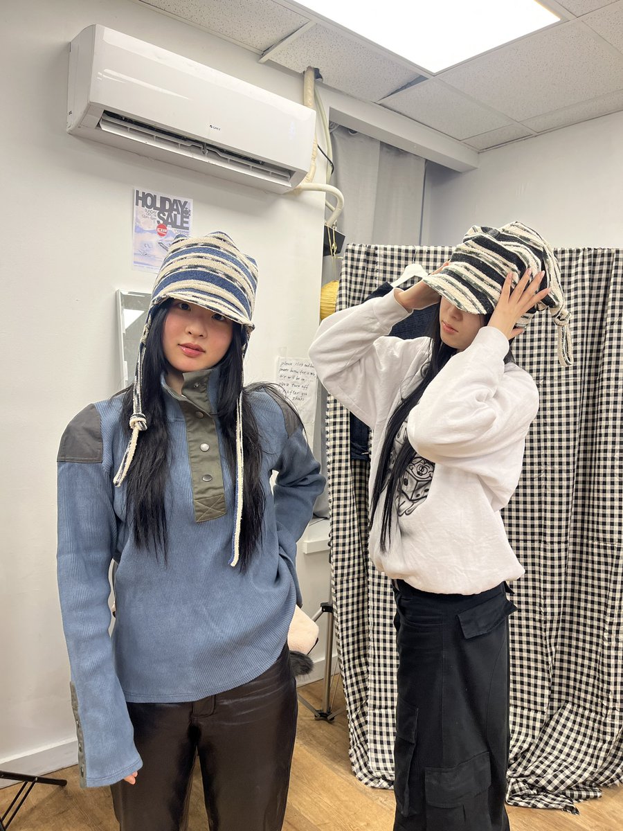 79113901_'s tweet image. Holiday pop-up on a snow day thank you for coming