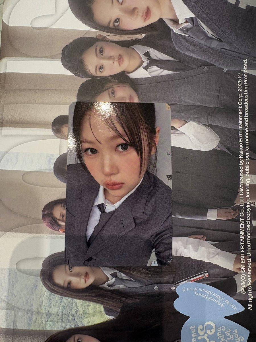 ryry_izone's tweet photo. Hearts2Hearts 交換　Focus

譲→イェオン

求→ジウ、ステラ、イアン

12/15 ダイバーシティでの交換です。 https://t.co/8UPEYYDcsM