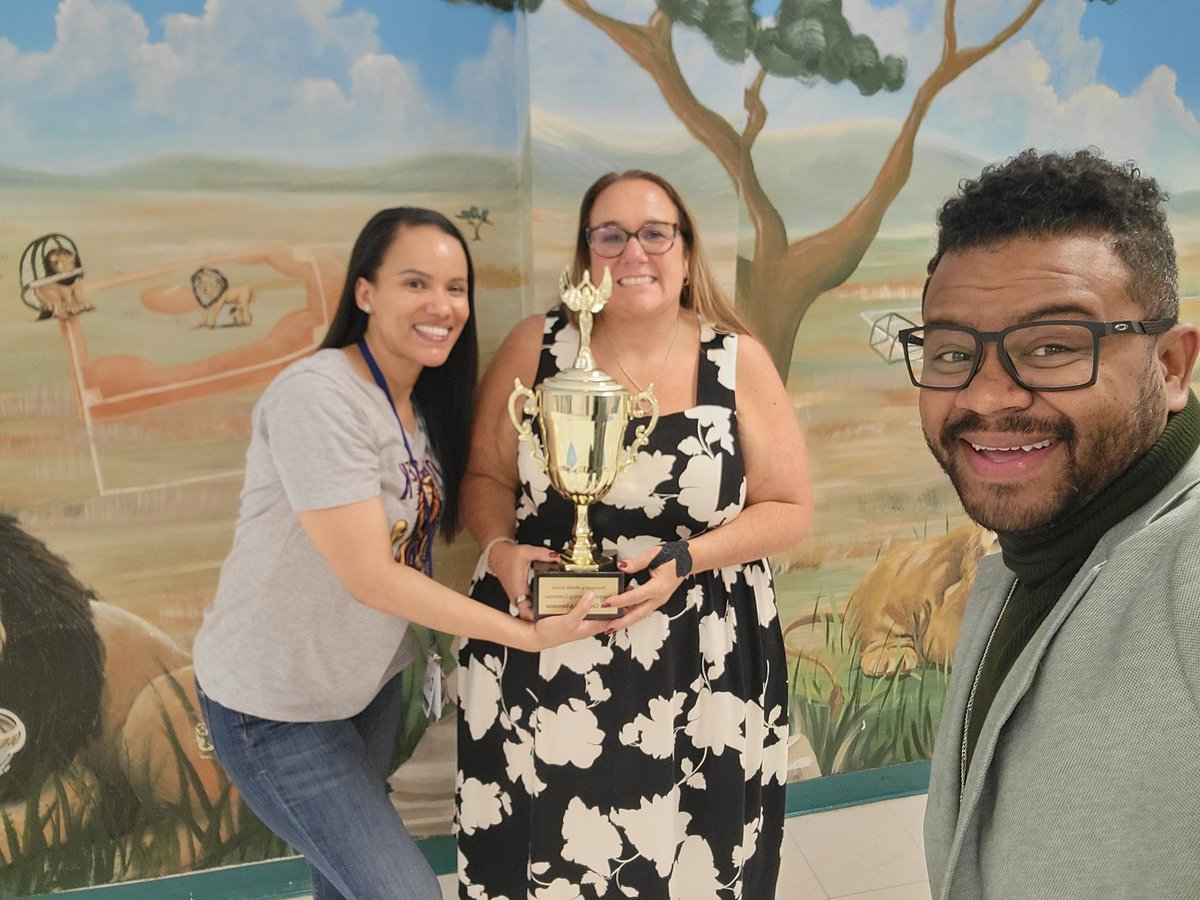 Lyons Creek Middle School tweet media