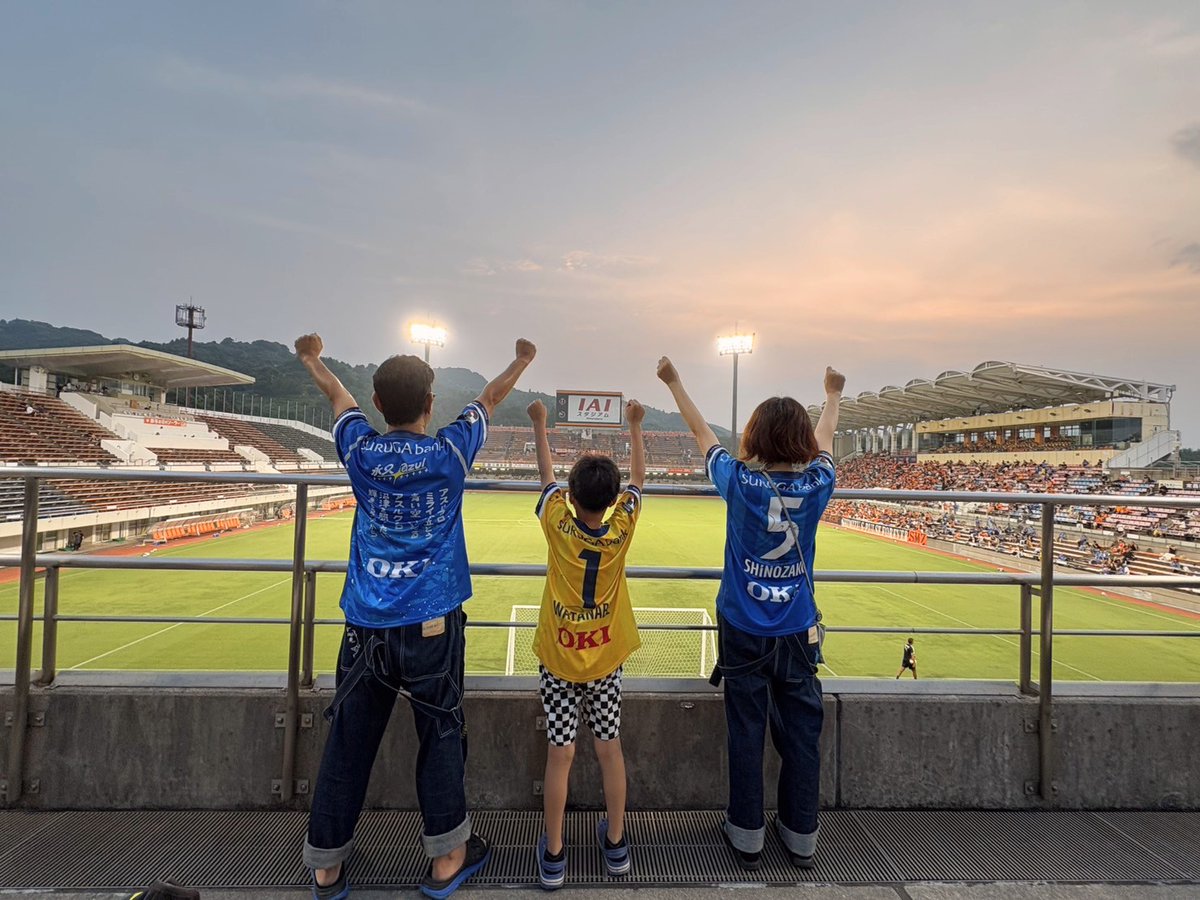<a href="/gk_kdd/">渡辺健太/ Kenta Watanabe</a> 選手としてGKコーチとして
ナベケンと過ごしたウチのコの時間はとてもとてもかけがえの無い大きな経験です！
ありがとうございました🥹