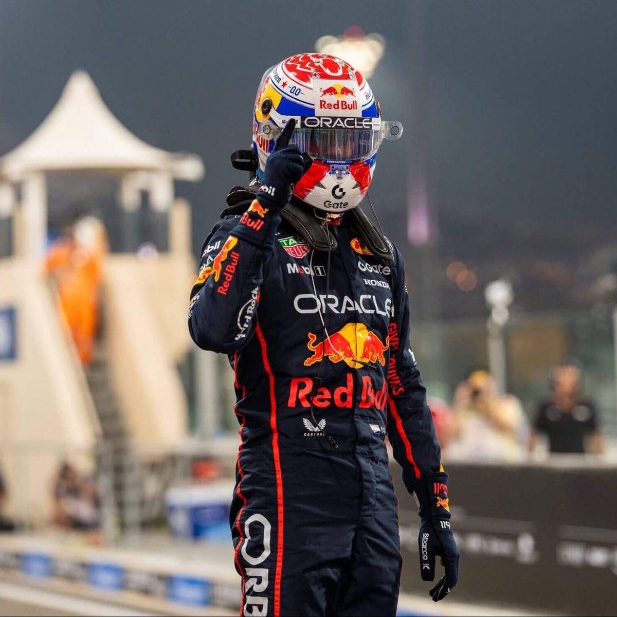 No driver has led more laps than Max Verstappen since his F1 debut in 2015 🤯

1. Max Verstappen - 3872
2. Lewis Hamilton - 3651
3. Sebastian Vettel - 1063
4. Charles Leclerc - 878
5. Nico Rosberg - 838