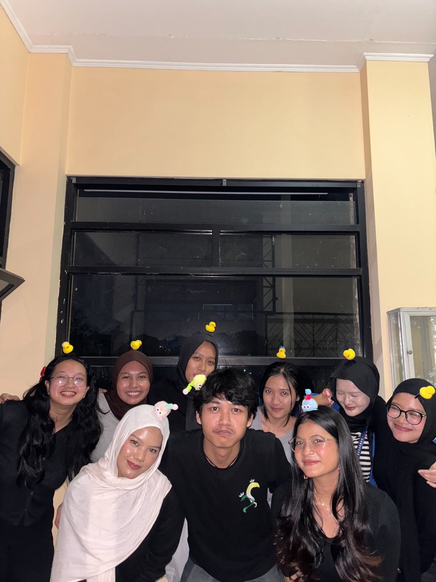 riani alyaa tweet media