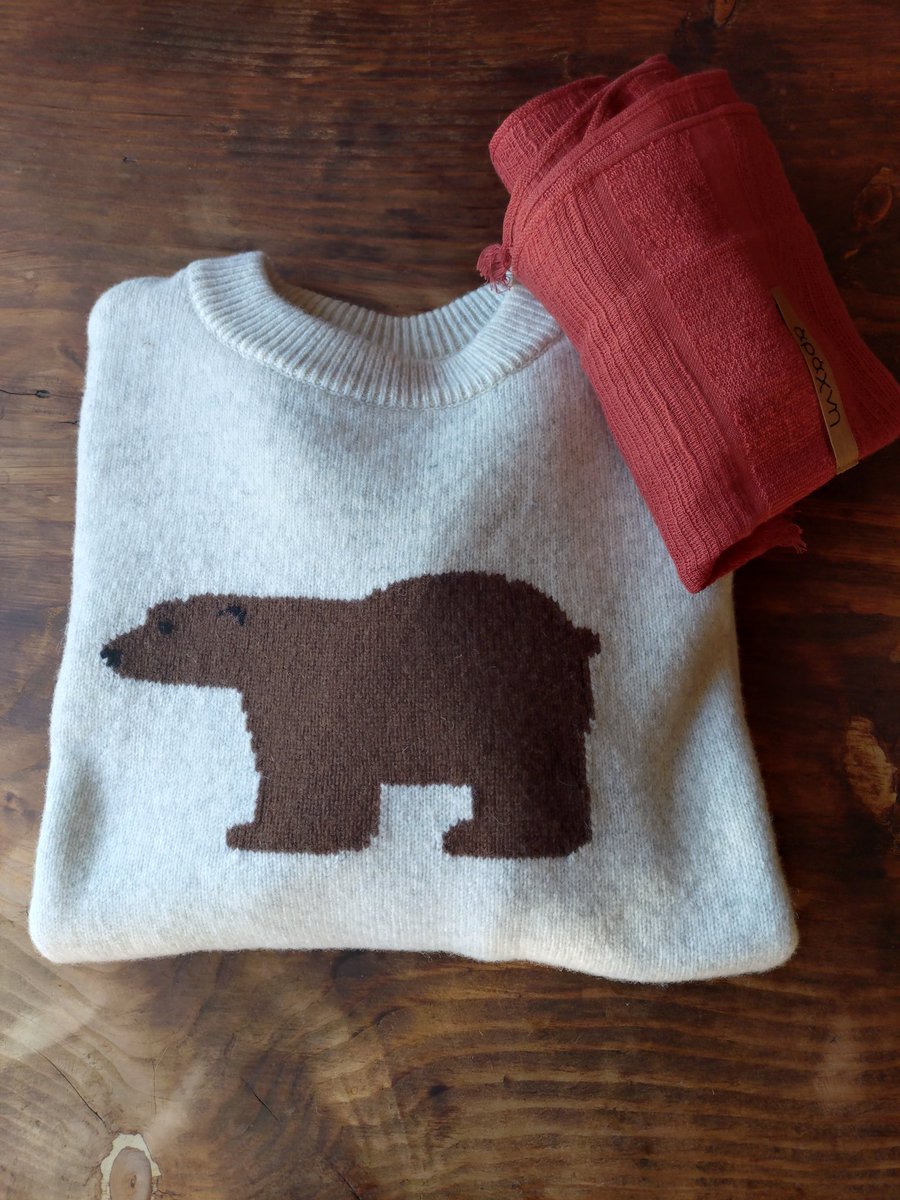 mu240207's tweet image. ずーっと欲しかった🐻さんのセーターを着てこの冬をのりきる🥰
＃ポンヌフさん