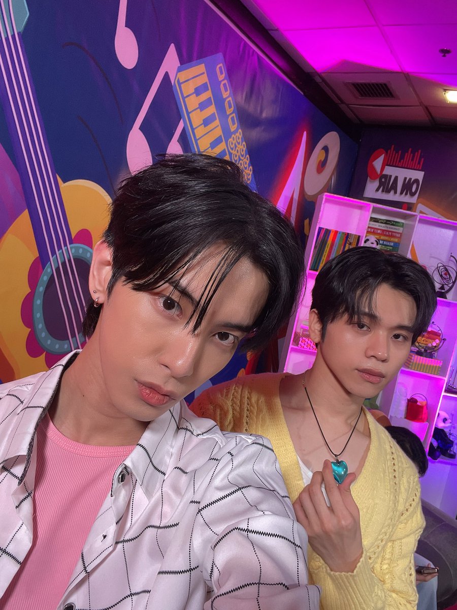 ANCHORjam's tweet photo. Jinu x Romance ๐ป #KYCI https://t.co/0ZbxtEisUG