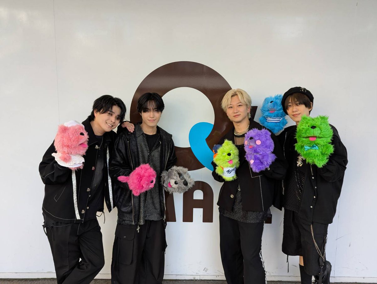 moriqs_mall's tweet photo. 【楽屋ショット】
12月13日(土)FaveZone in もりのみやキューズモールBASEにお越しくださったみなさん、ありがとうございました!!
楽屋ショットその1をお届けします♪
#AimforOne #AllJack #ELVA #ism #ベルエージェー https://t.co/2jCuK2A72D