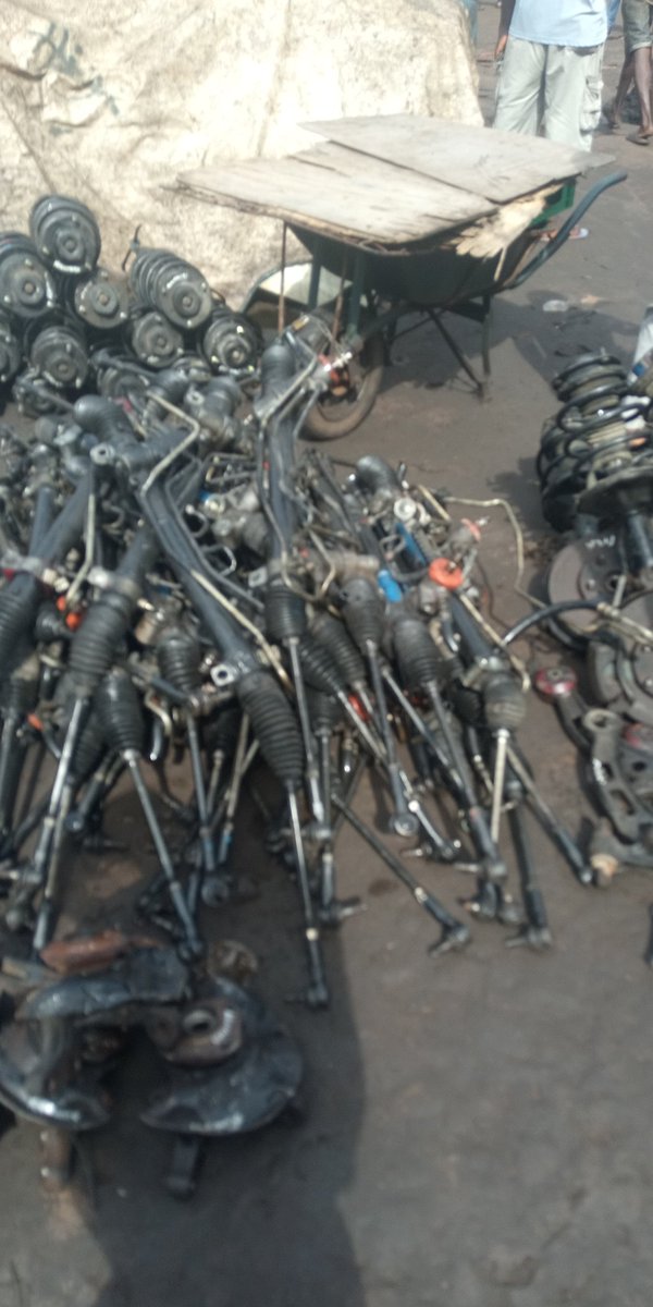 Dear esteem customers, I'd like to remind you that the market closes on 24th of Dec to reopen on 10th Jan.

Make your orders and fix your vehicle for this Xmas holiday.

We have Hub, Disk, Compressor, Steering Rack, Shocks etc.

Call 09035166769 or 0912 676 0413

Kindly RT🙏👨‍🔧