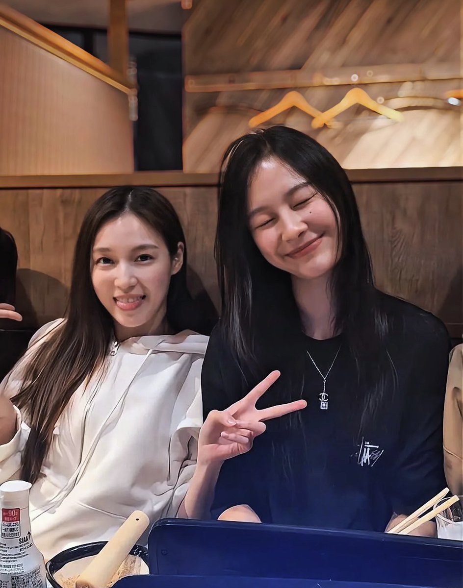 amisickk_'s tweet image. [PLEASE HELP TO RT]

📢 FanClub or Big Fan accounts
with more than 1,000 followers
are eligible to redeem free voting tickets‼️

VOTE FOR MILK/LOVE! 
 🔗 : ayaglobal.club
📅 11 Dec – 18 Dec (until 23:59)

🔁 200 RTs = 200 tickets
🔁 500 RTs = 500 tickets
🔁 1,000 RTs =…