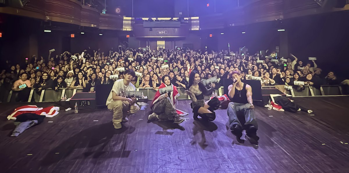 KARD_Official's tweet image. [📷]
2025.12.14 
KARD 2025 USA TOUR [DRIFT] IN NEW YORK

#KARD #카드
#USATour #DRIFT
#DRIFTinUSA #KARDinUSA