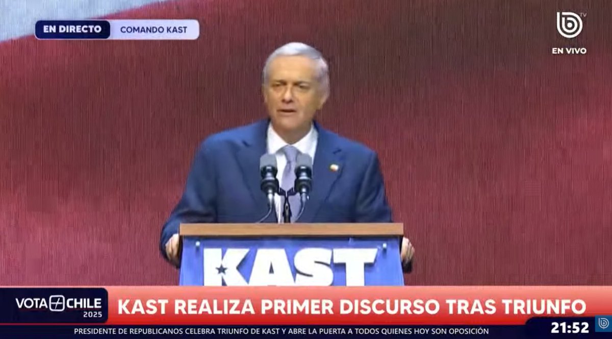 ascortes's tweet photo. Curioso: como candidato Kast necesitaba vidrio blindado.
Como Presidente electo, ya no.

Buenas noticias: parece que la amenaza se disipó.🙂

#Eleccioneschile2025 #Presidenciales2025 https://t.co/KE4p0lLt2F