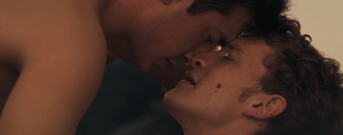 sboficial's tweet photo. TOP CASAIS DO ANO

2 • Ilya e Shane (Heated Rivalry)