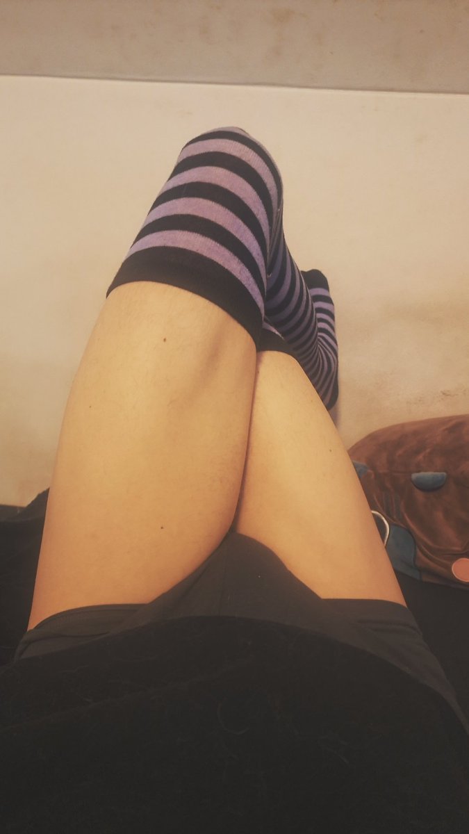 Cakethemanta's tweet photo. Who doesn't love some good thighs!

#femboy #furry #furryfemboy https://t.co/0qNmZXWwiW