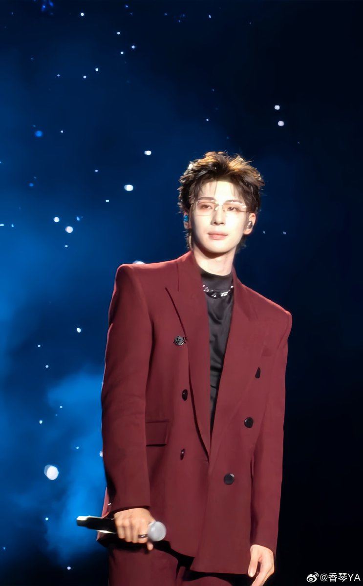 yaonaan's tweet photo. Wrapped in a crimson suit, with a voice that echoes beyond the lights,
I stood today to tell the world
that love is not something grand or distant. https://t.co/S5C9hhNoLP