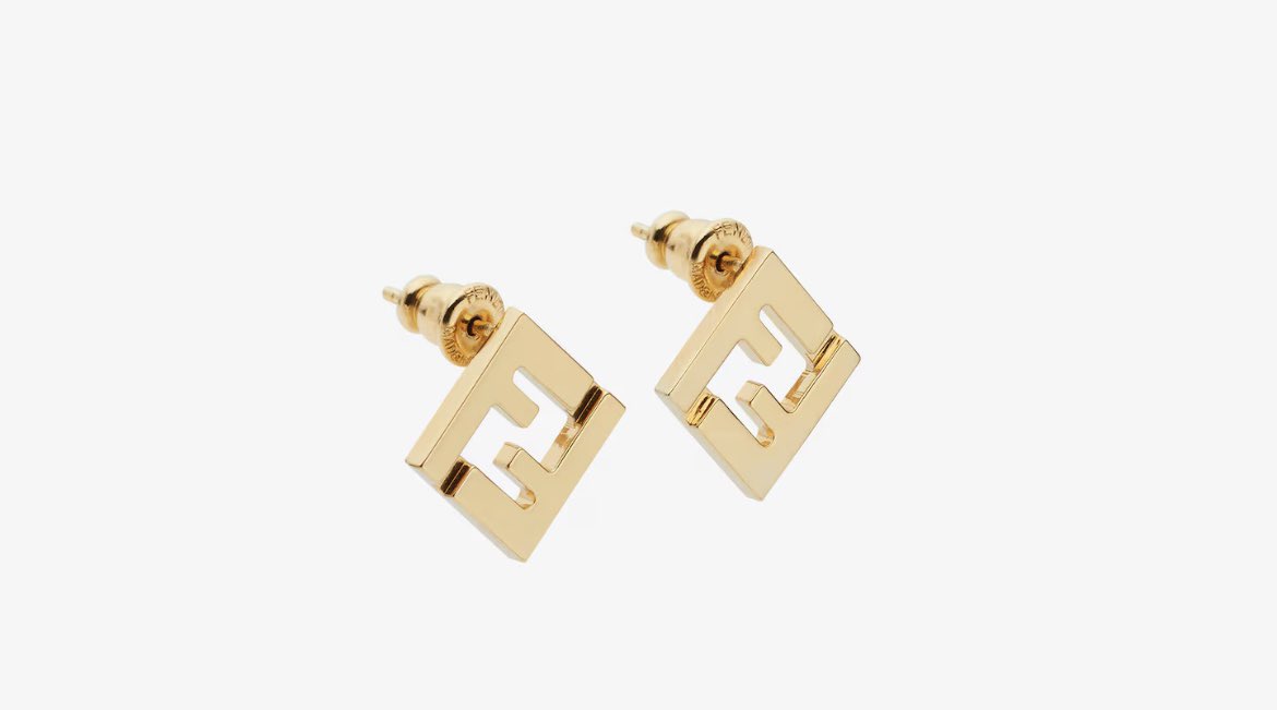 拡散希望】 12/13 18時以降に江ノ電の江ノ島ー藤沢駅区間で、FENDIの 拡散希望】 12/13 18時以降に江ノ電の江ノ島ー藤沢駅区間で、FENDIの