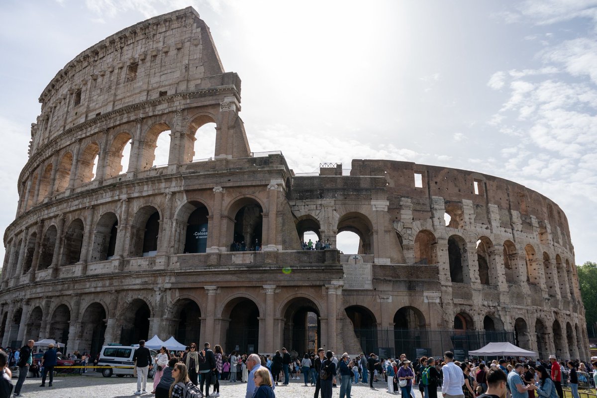 maxinfinitypics's tweet photo. El Imperio Romano vive en la eternidad. 🏛️❤️‍🔥

El Colosseum, el Arcus Constantini y el Mons Palatinus se alzan como testigos de una gloria que jamás morirá. ⚔️

#Roma #Coliseo #Historia #ImperioRomano #Viajes #Travel #Italia #Rome #romanempire #Gladiadores #gladiators #colosseum https://t.co/TgpxZR3apB